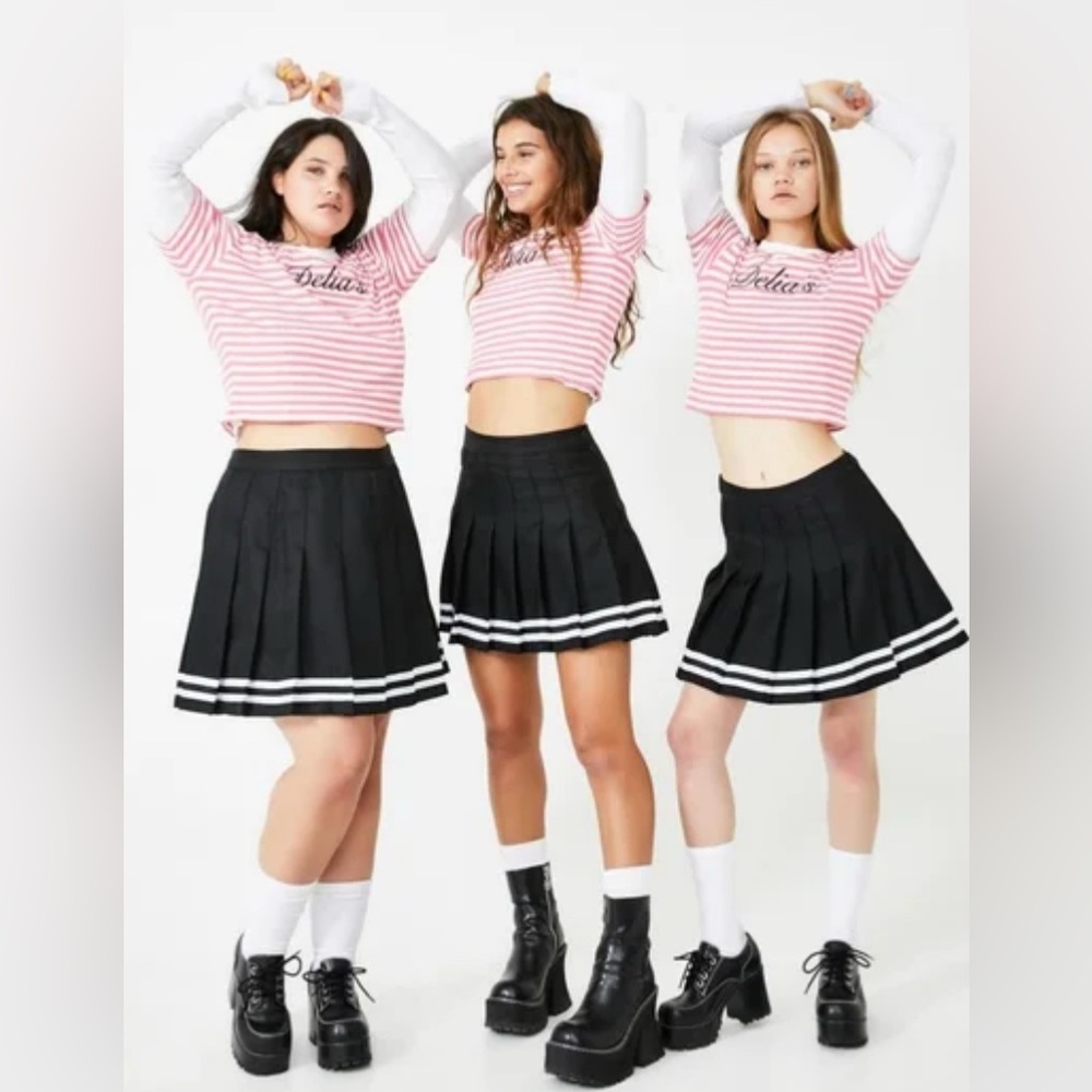Pleated Skirt Dolls Kill Delia’s Harajuku Cheerleader Cheer 🖤 - Picture 5 of 8